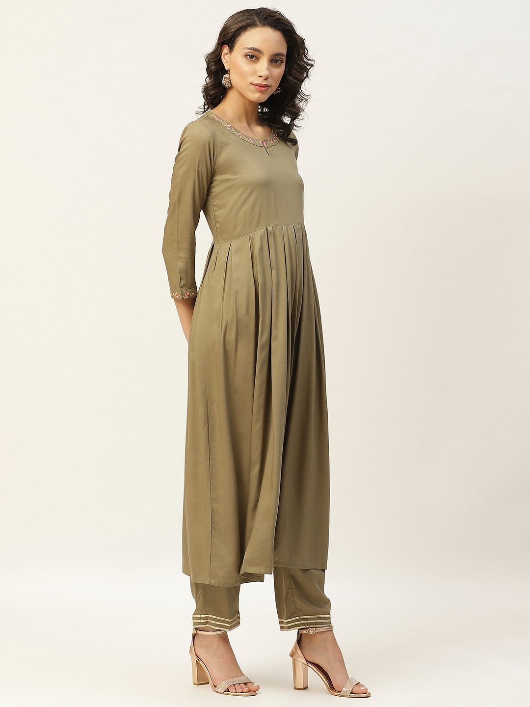 Women's Olive Zari Embroidery Slit Kurta With Pants - SHAE