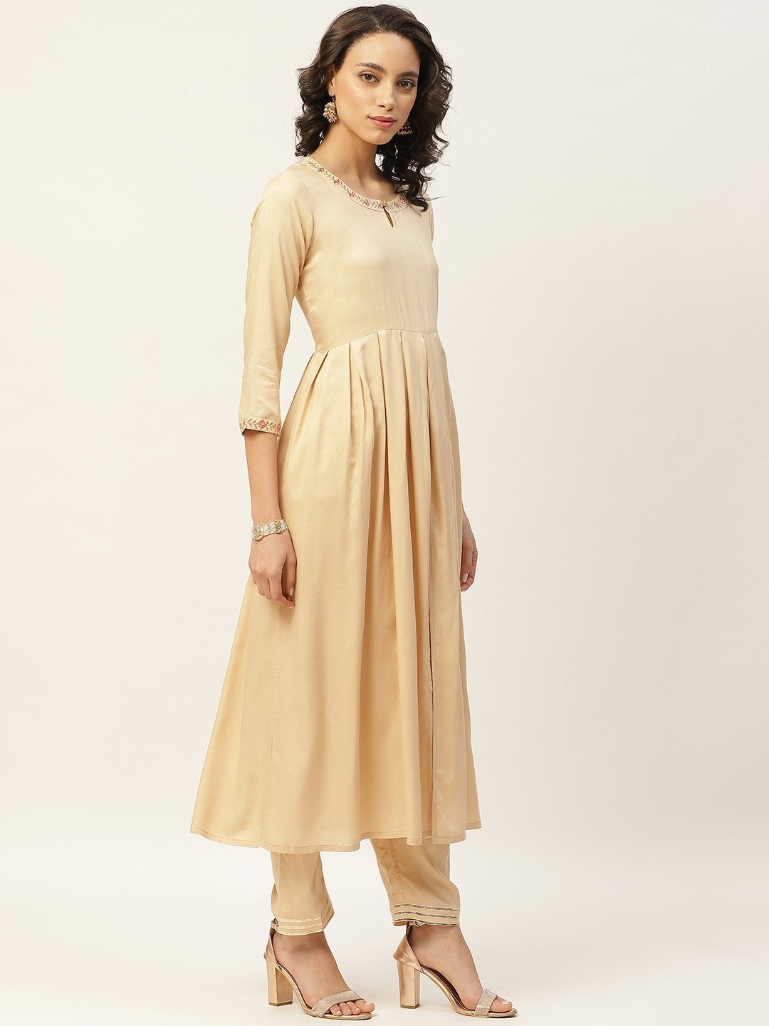 Women's Beige Zari Embroidery Slit Kurta With Pants - SHAE