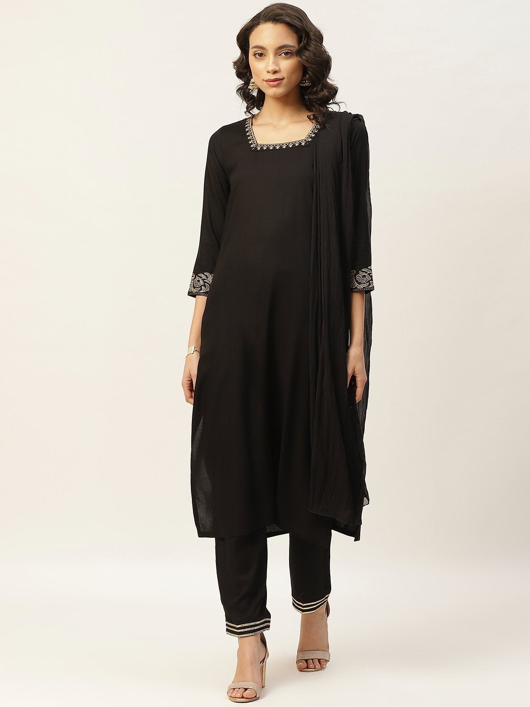 Women's Black Zari Floral Embroidery Kurta With Pants & Chiffon Dupatta - SHAE