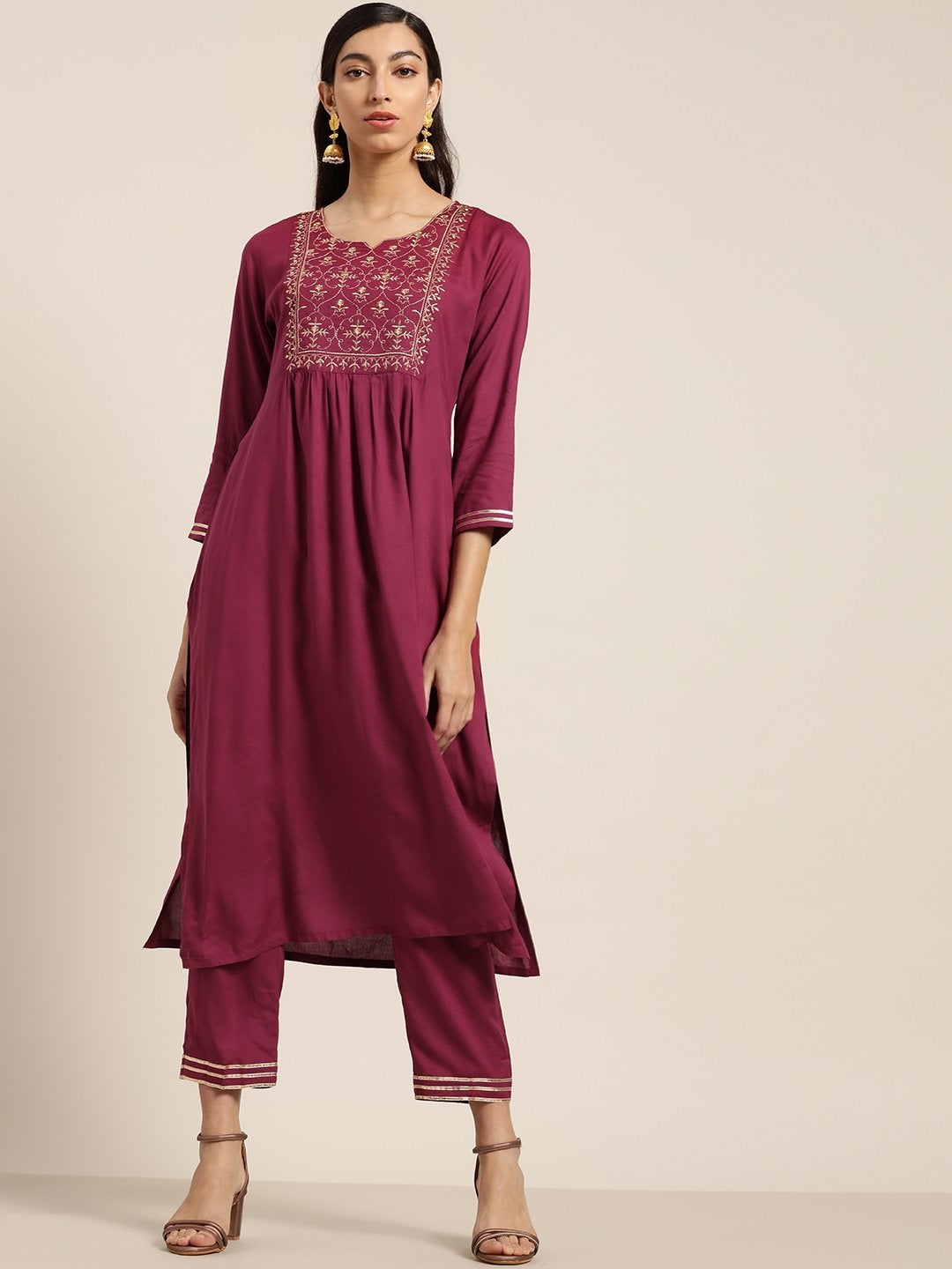 Women's Burgundy Zari Embroidery Kurta With Straight Pants - SHAE