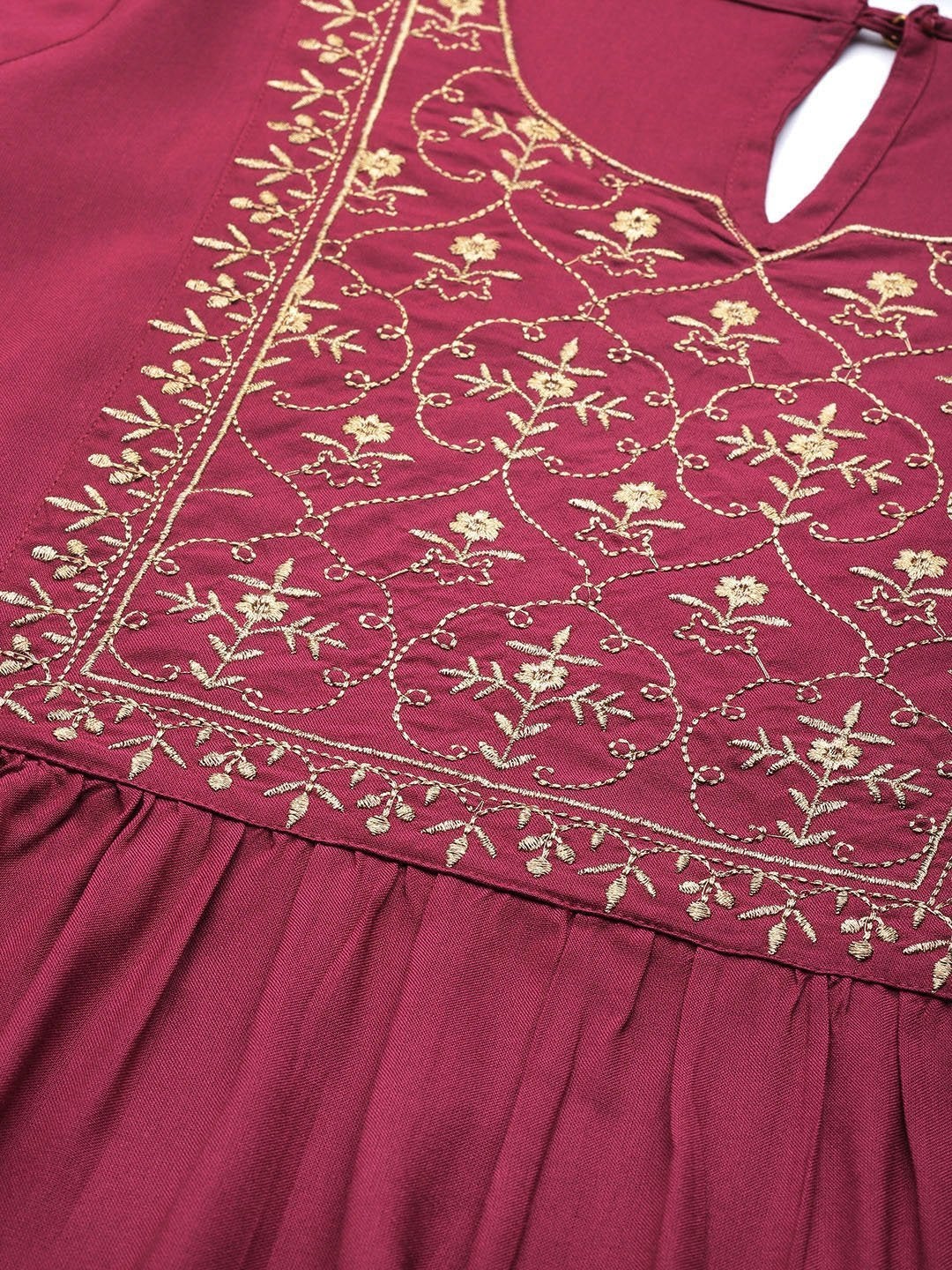 Women's Burgundy Zari Embroidery Kurta With Straight Pants - SHAE