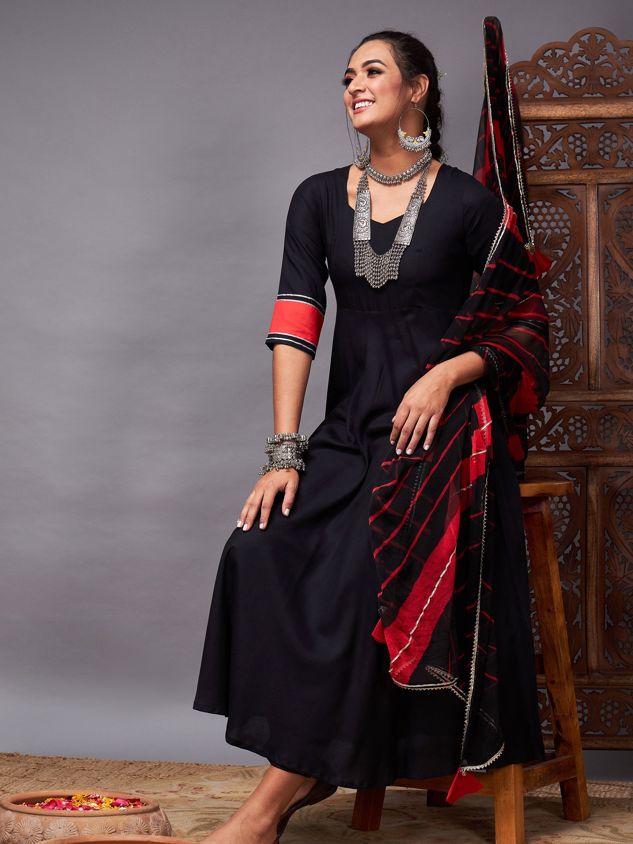 Women's Black Kurta Set With Red Lehariya Dupatta - Lyush