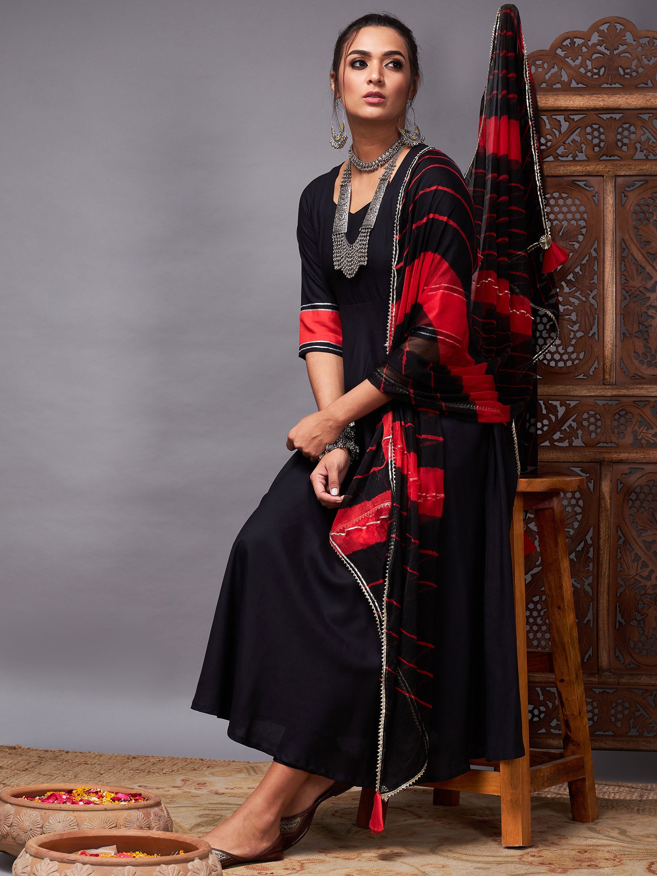 Women's Black Kurta Set With Red Lehariya Dupatta - Lyush
