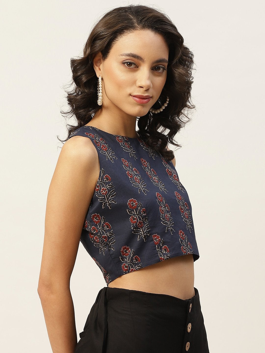 Women's Navy Floral Sleeveless Crop Top - SASSAFRAS