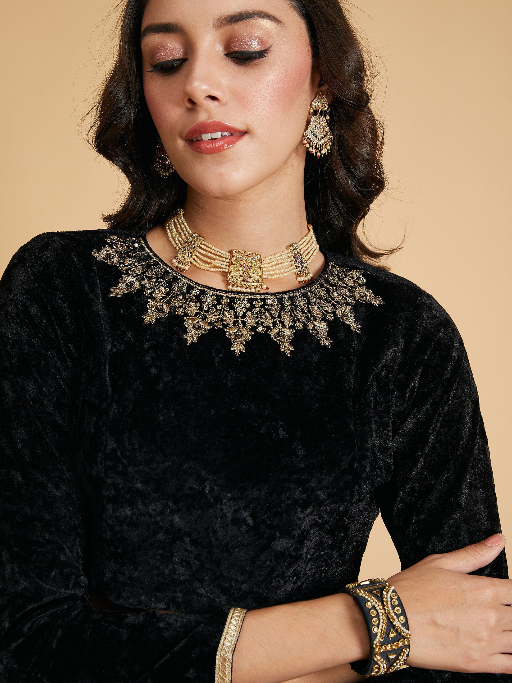 Women's Black Velvet Embroidered Crop Top - Lyush