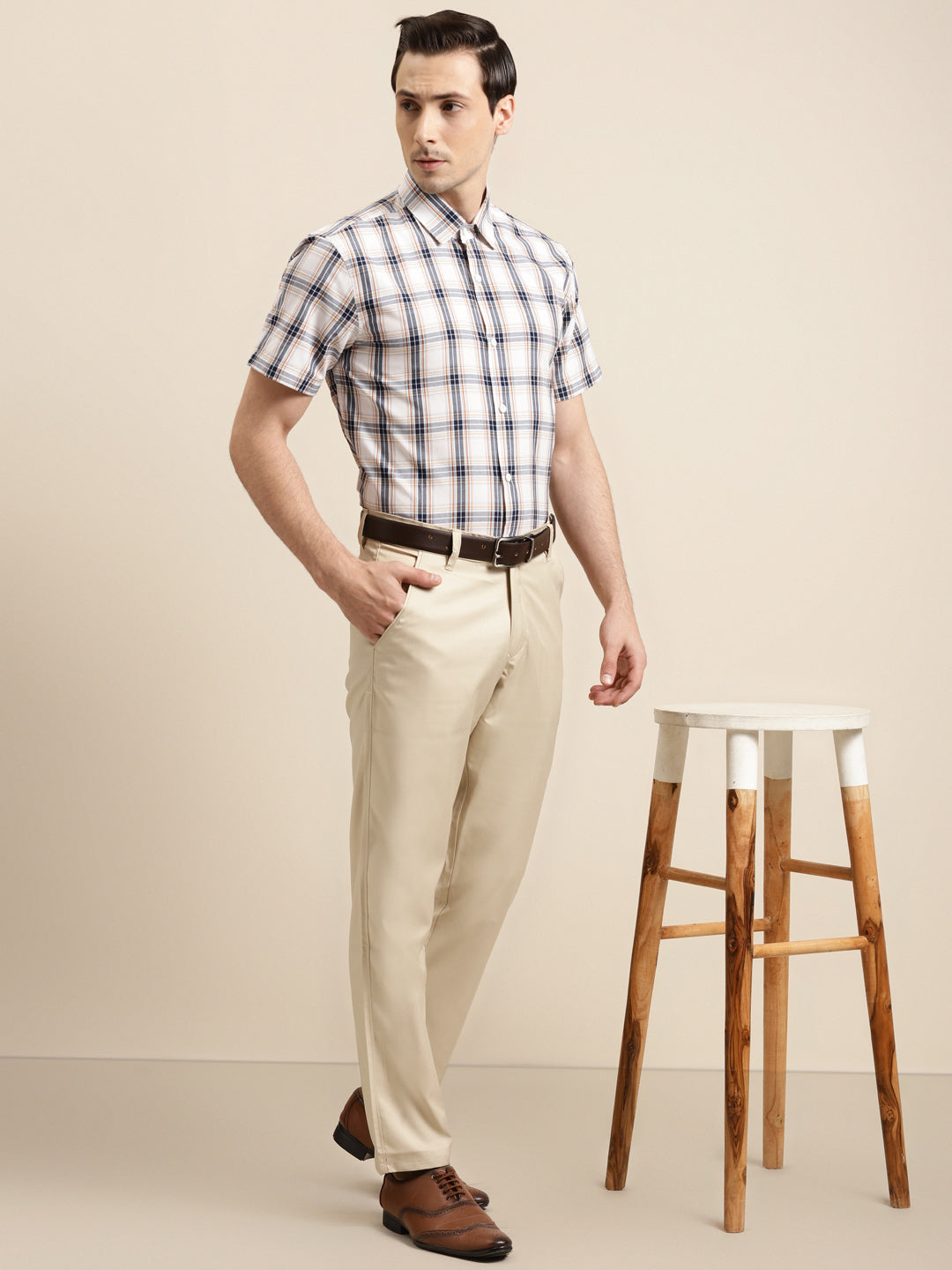 Men's Cotton Blend Beige Solid Trouser - Sojanya