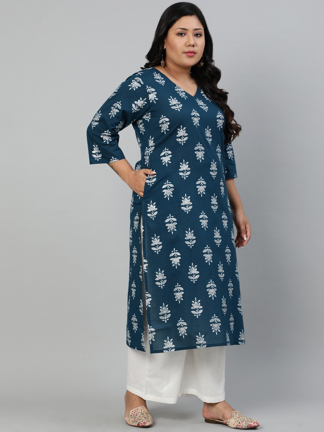 Women's Teal Blue Printed Straight kurta with V Neck & Three Quarters Sleeves - Nayo Clothing