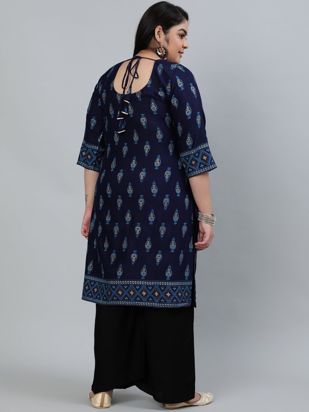 Women's Plus Size Navy Blue & Gold Printed Staright Kurta With Three Quarter Sleeves - Nayo Clothing