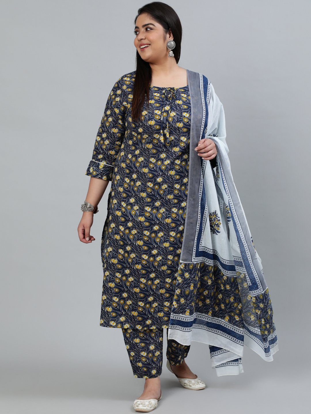 Women's Plus Size Grey Printed Straight Kurta With Trouser & Dupatta - Nayo Clothing