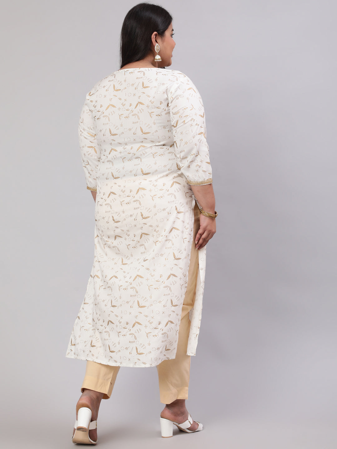 Women's Plus Size Women's Off White Printed Straight kurta with Three Quarters Sleeves - Nayo Clothing