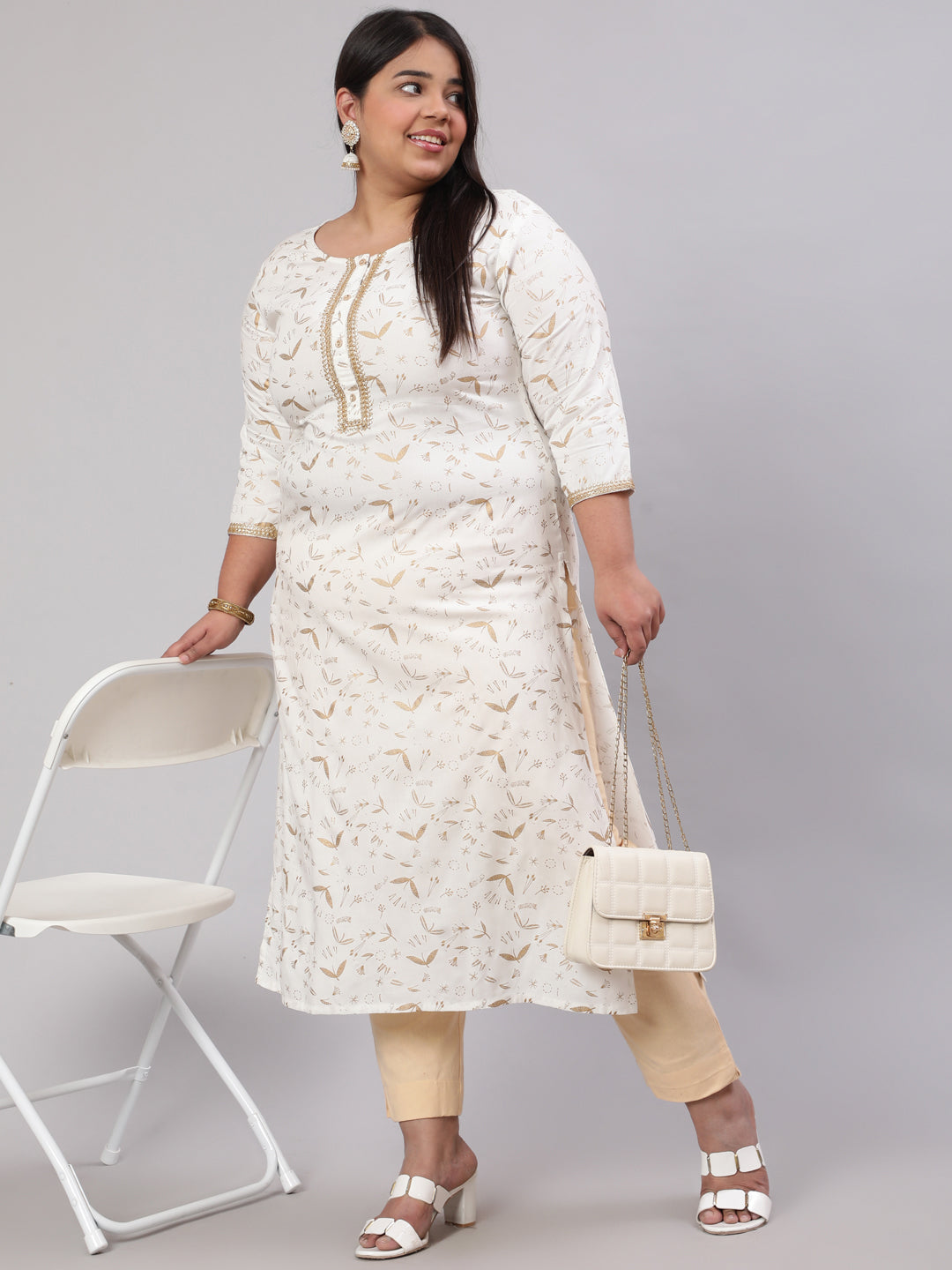 Women's Plus Size Women's Off White Printed Straight kurta with Three Quarters Sleeves - Nayo Clothing