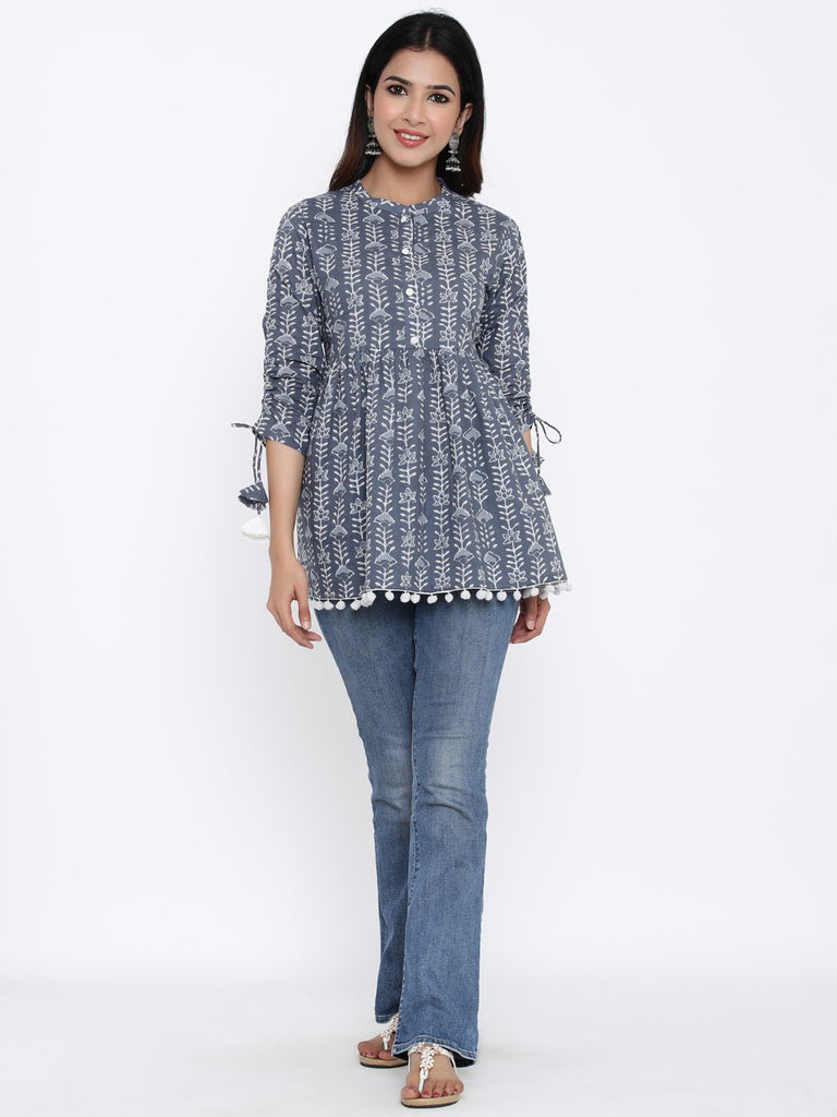 Women's Printed Cotton Fabric Short Tunic With Tie-Up Sleves Details In Grey Color