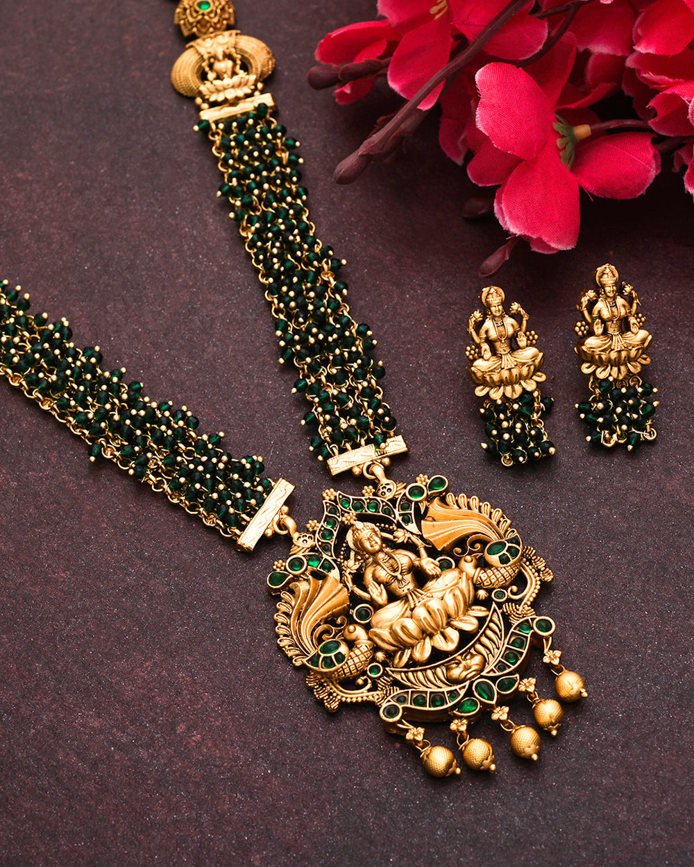 Women's Sparkling Opulence Antique Temple Jewellery Set - Voylla