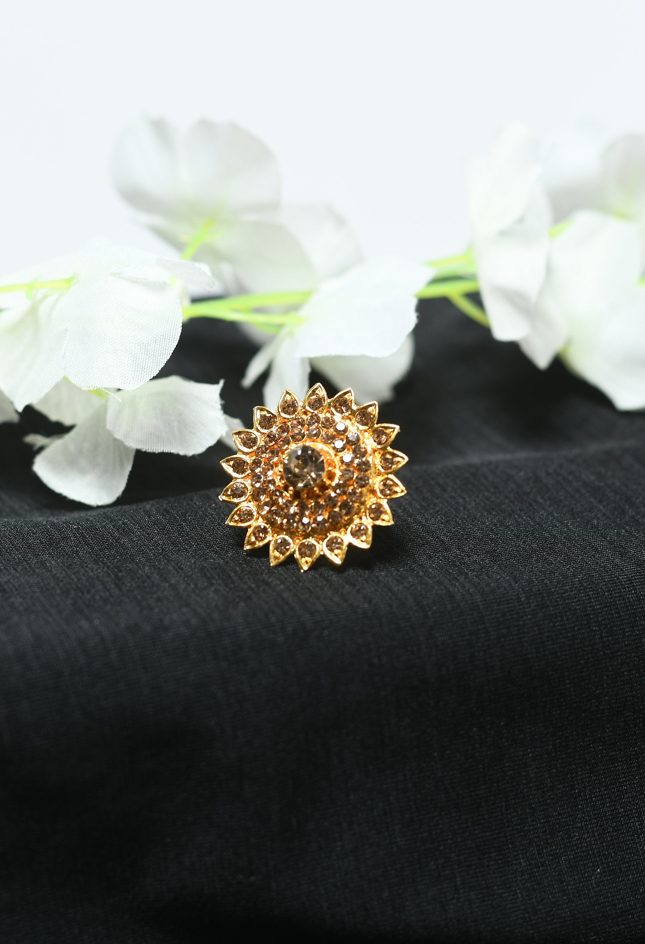 Women's Sunflower Style Ring With Golden Stone - Tehzeeb