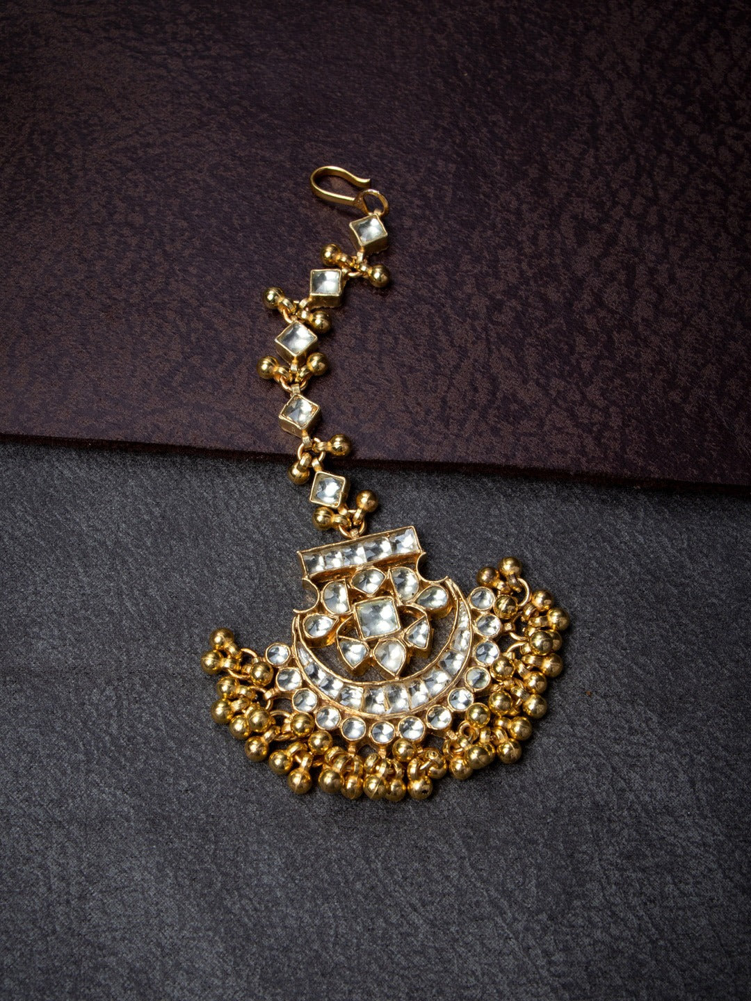 Women's Gold-Plated Off-White Kundan-Studded Handcrafted Maang Tikka - Morkanth