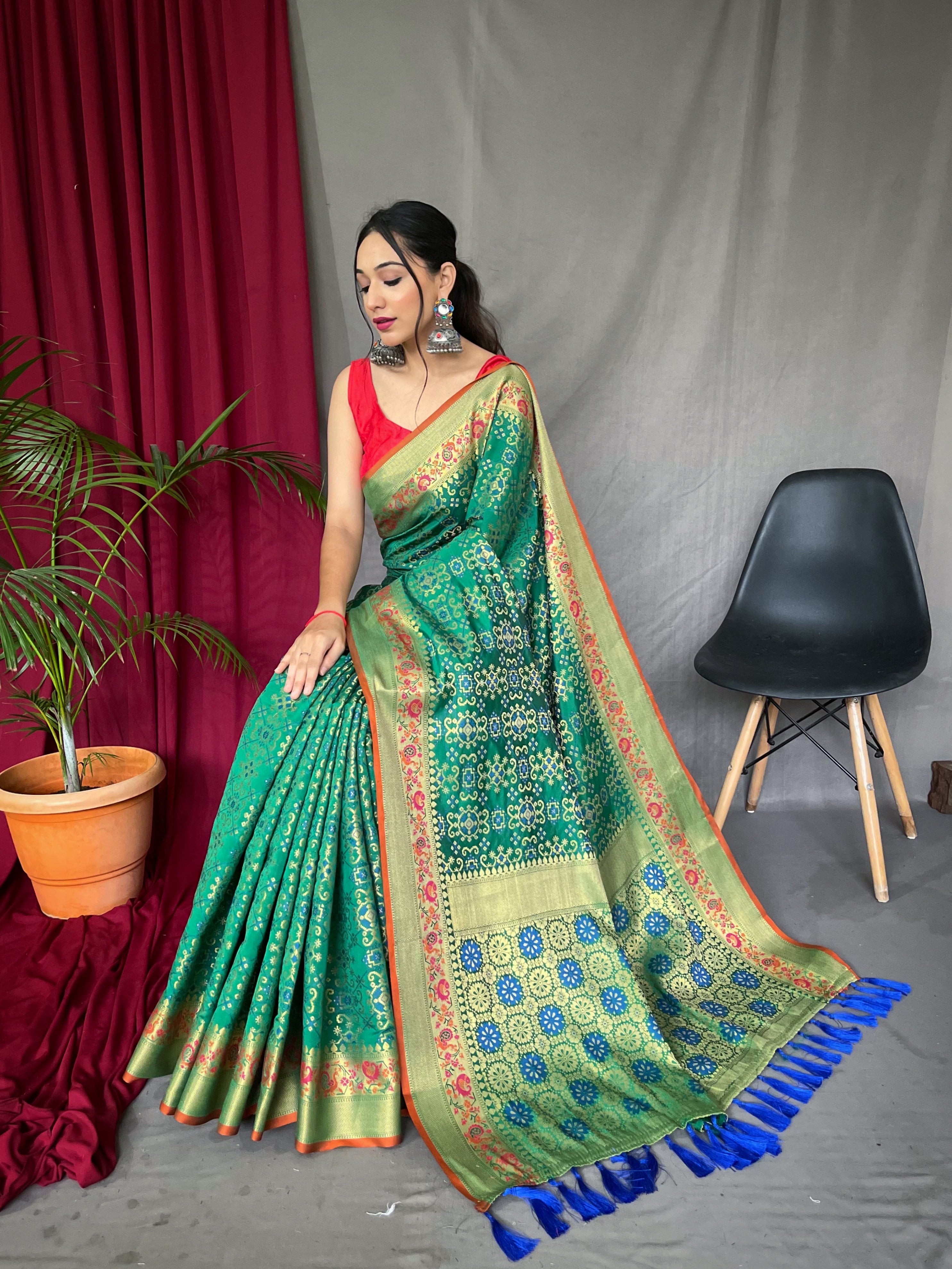Women's Green Color Bandhej Patola Silk Woven Saree Green - TASARIKA