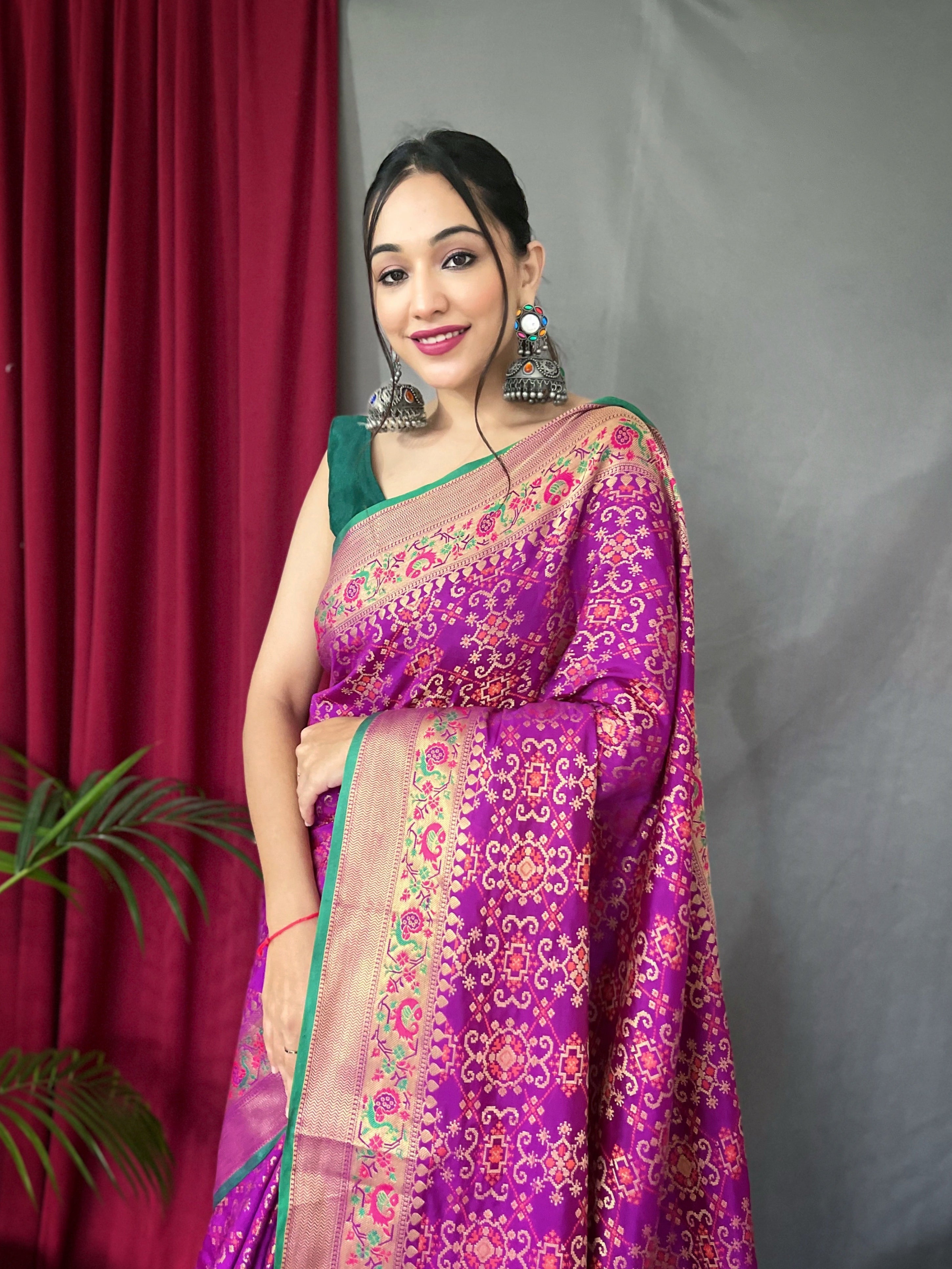 Women's Royal Magenta Color Bandhej Patola Silk Woven Saree Royal Magenta - TASARIKA