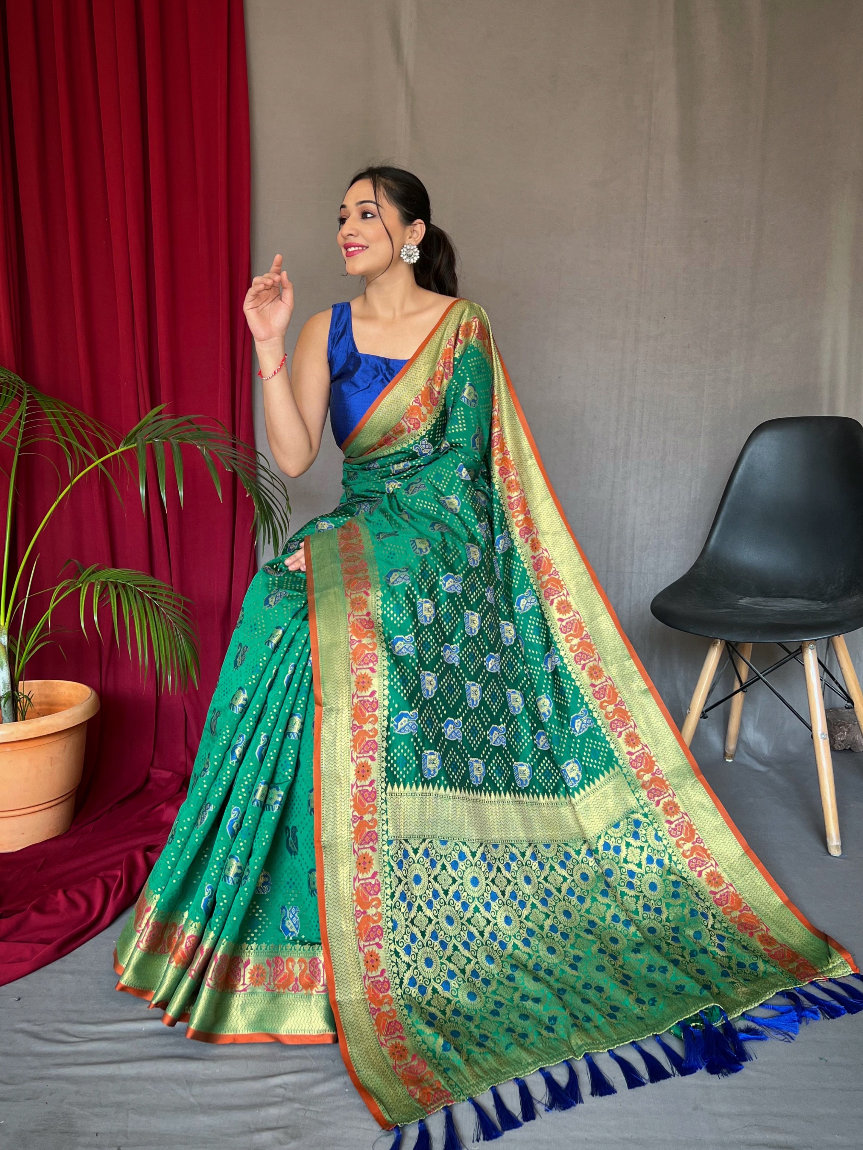 Women's Green Color Kutch Patola Silk Woven Saree Green - TASARIKA