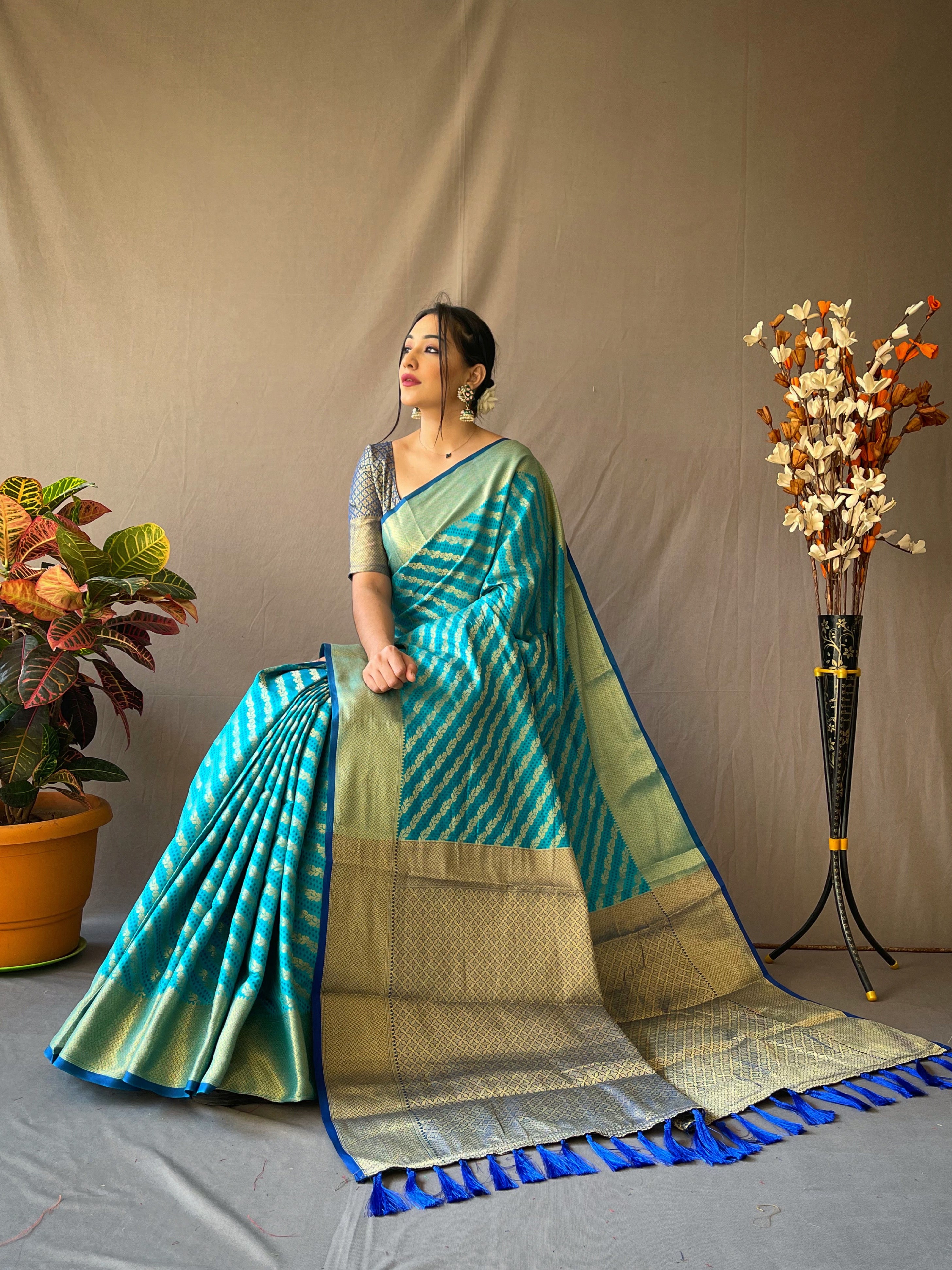 Women's Rama Sky Color Patola Leheriya Rama Blue Woven Silk Saree - TASARIKA