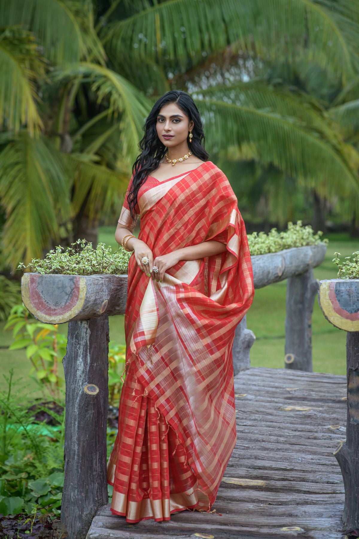 Women's Red Woven Organza Silk Saree with Tassels - Vishnu Weaves