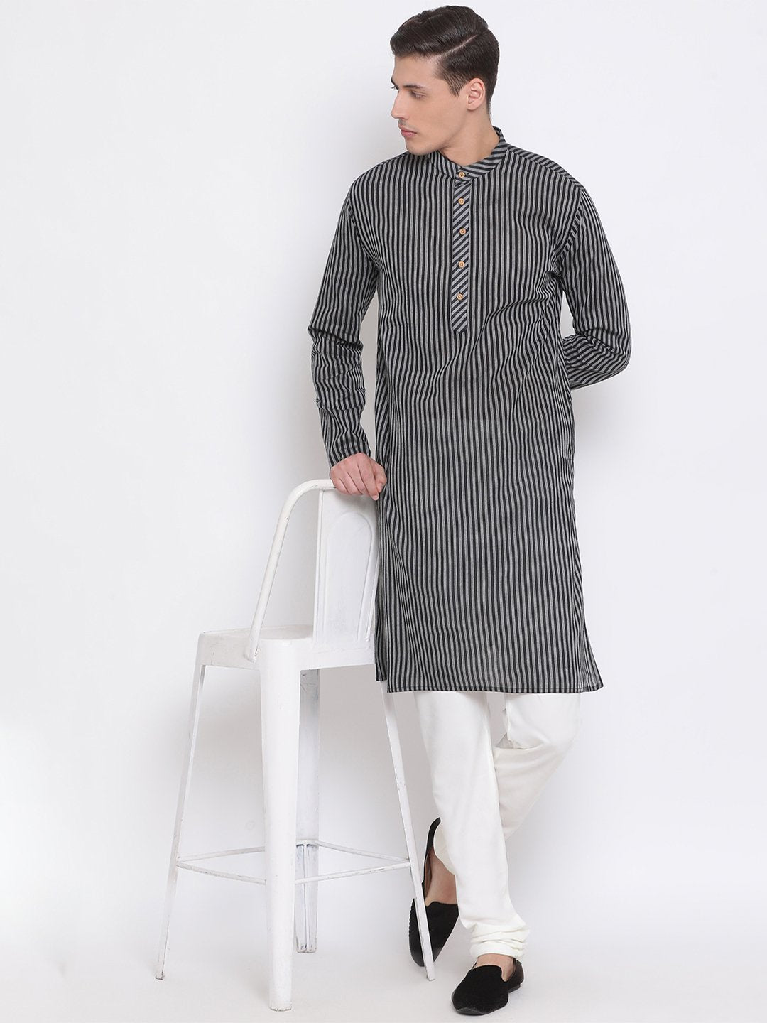 Men's Black Pure Cotton Kurta and Pyjama Set - Vastramay