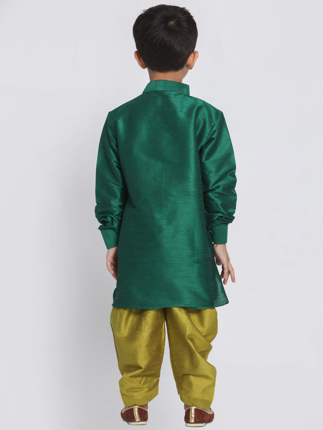 Color_Bottle Green & Chutney