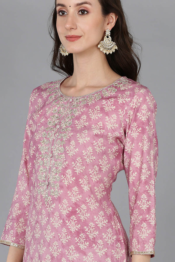 Women's Silk Blend Embroidered Ethnic Kurta