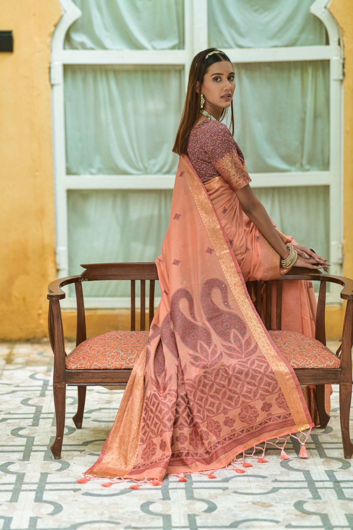 Women's Orange Woven Pure Cotton Saree with Tassels - Vishnu Weaves