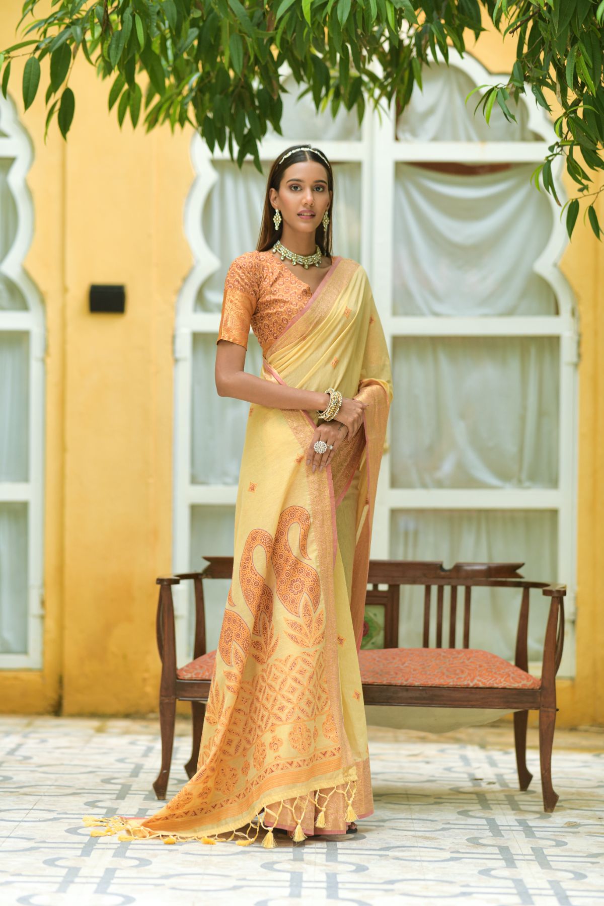 Women's  Yellow Woven Pure Cotton Saree with Tassels - Vishnu Weaves