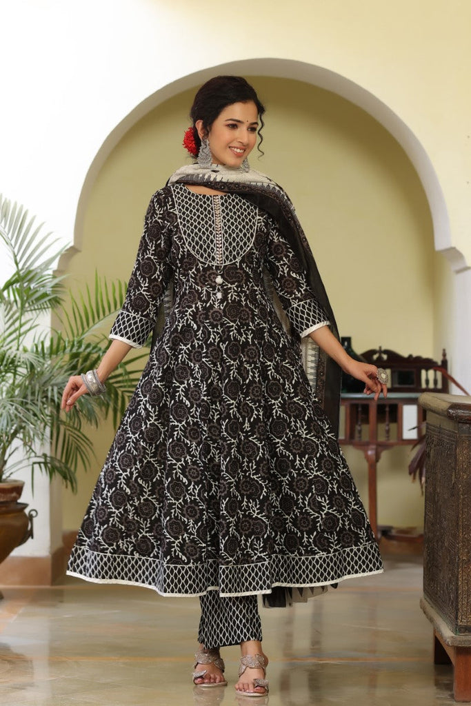 Women's Cotton Blend Printed Kurta Pant Dupatta Set
