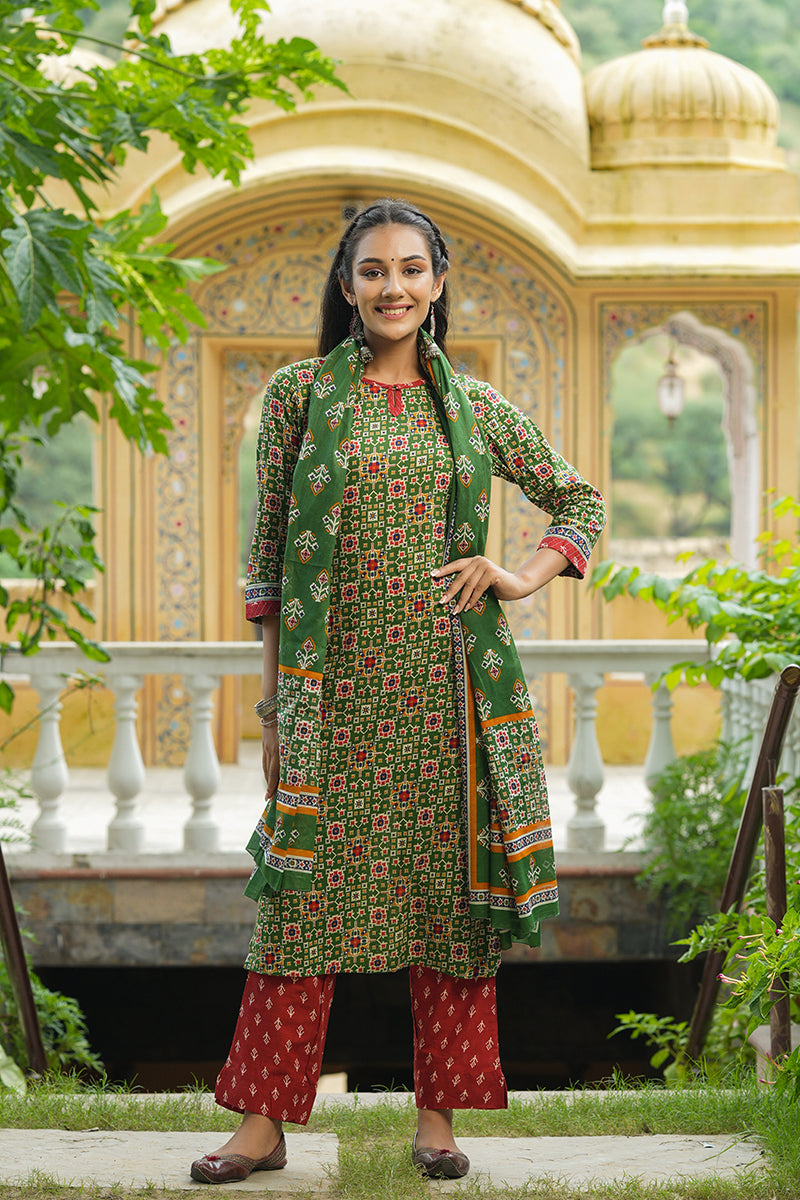 Women's Green Printed Regular Pure Cotton Kurta With Pants With Dupatta - Ahika