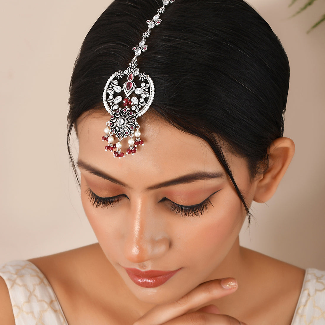 Women's Abharan Ethnic Pearls Embellished Floral Maang Tika - Voylla
