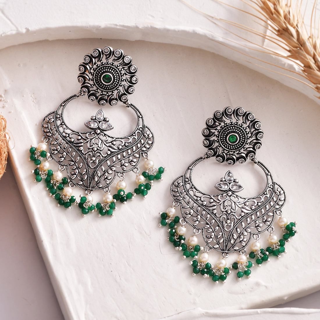 Women's Abharan Jaali Pattern Green Stones And White Pearls Earrings - Voylla
