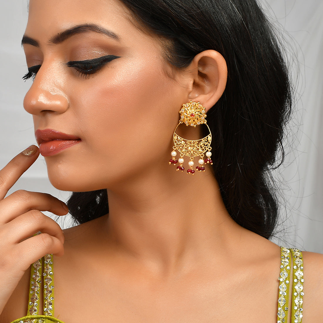 Women's Abharan Jaali Pattern White Pearls Earrings - Voylla