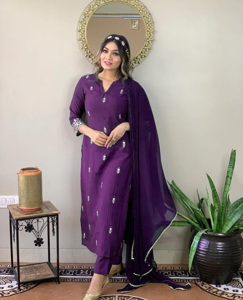 Women's Purple Emboridery Kurta Set