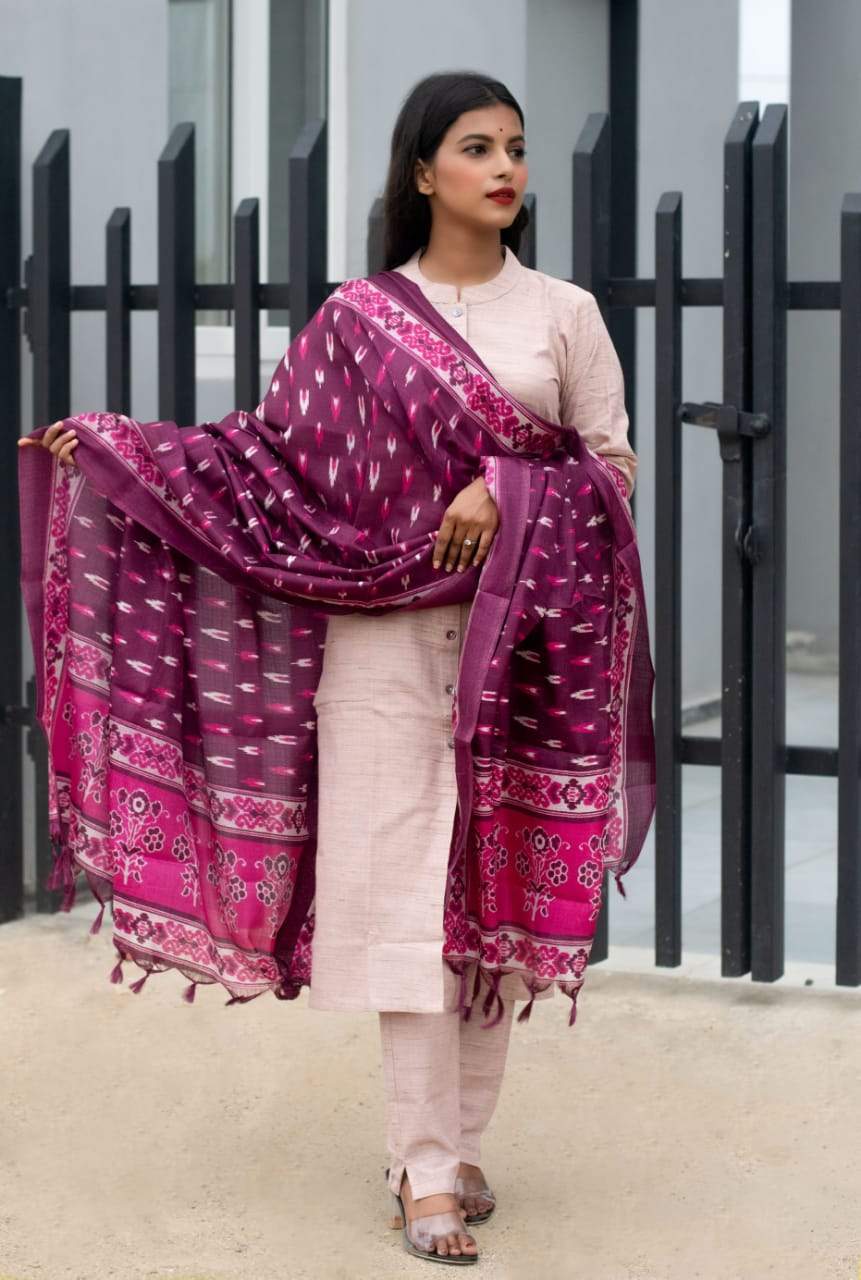 Women's Pink Solid Kurta with Trousers & Dupatta - Jompers