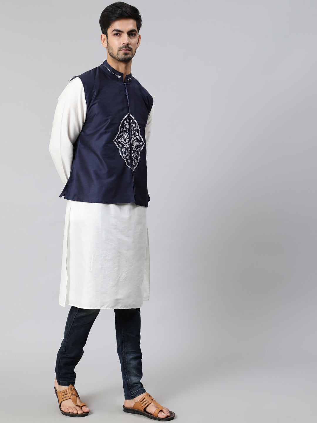 Men's White Kurta With Embroidered Nehru Jacket - Aks Men