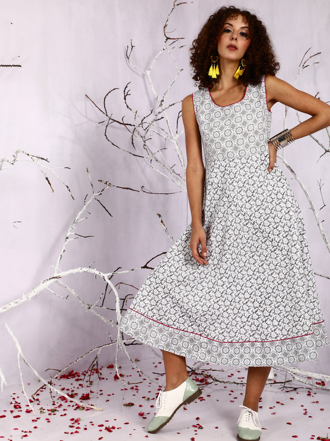 Women's White Floral Print Midi Dress - Aks
