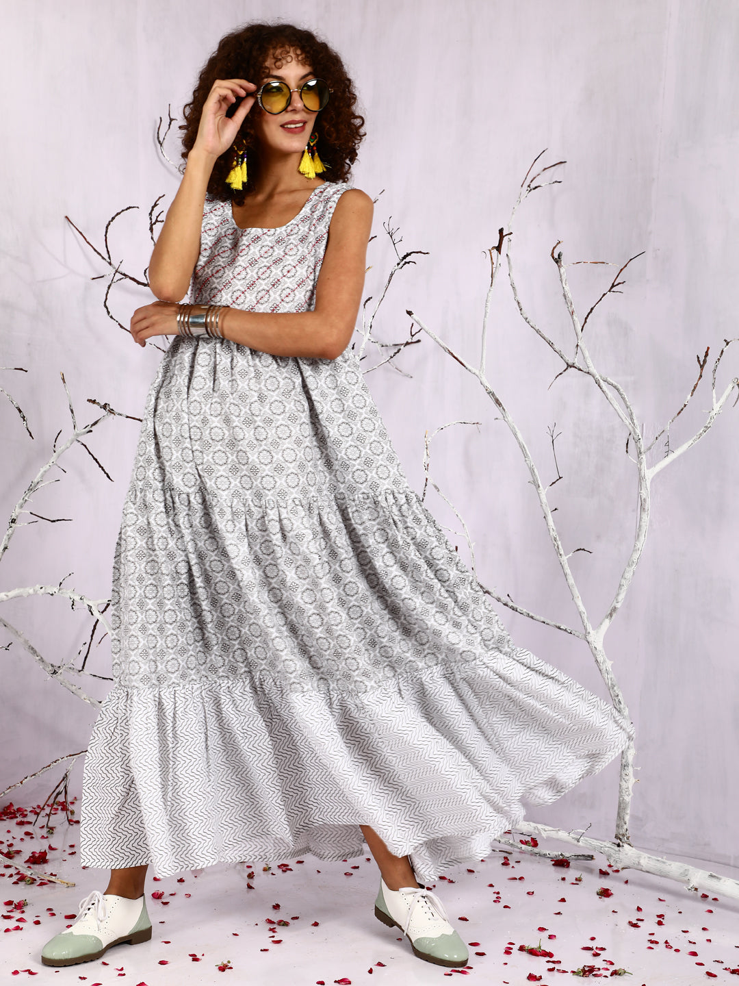 Women's White Floral Print Sequin Tiered Maxi Dress - Aks