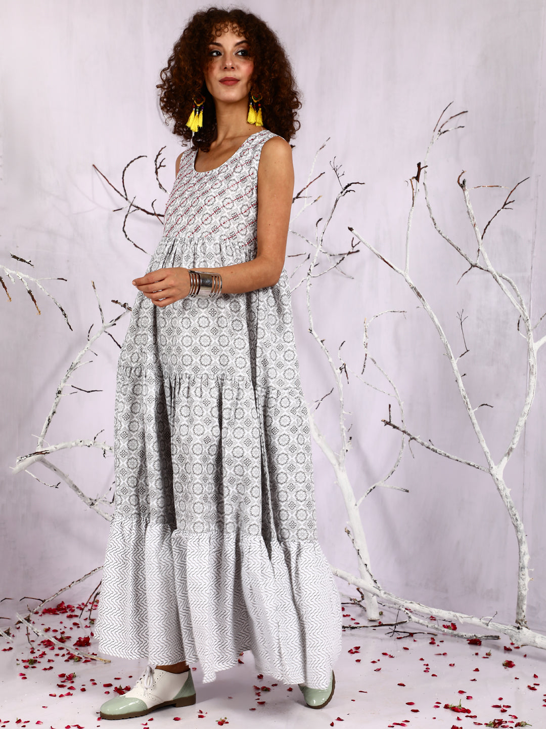 Women's White Floral Print Sequin Tiered Maxi Dress - Aks