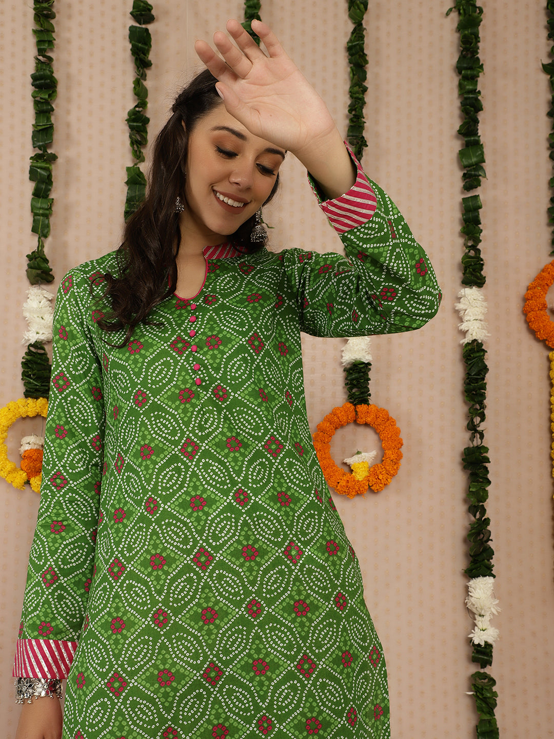 Women's Green Bandhani Print Kurta - Aks