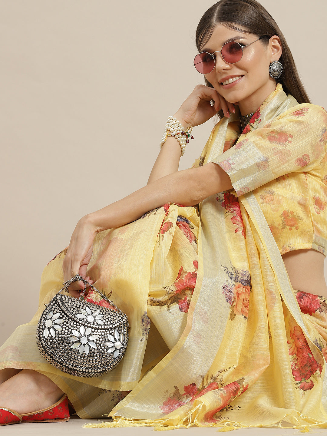 Women's Yellow Floral Print Saree With Blouse Piece - Aks