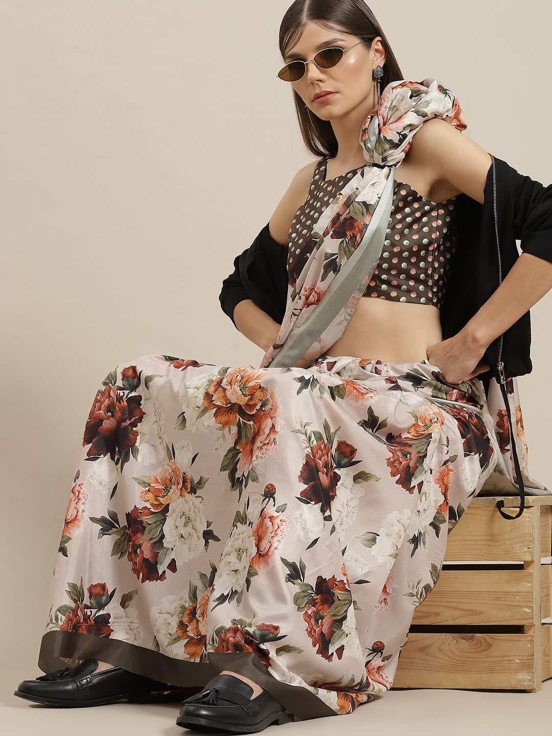 Women's Beige Floral Print Saree With Blouse Piece - Aks