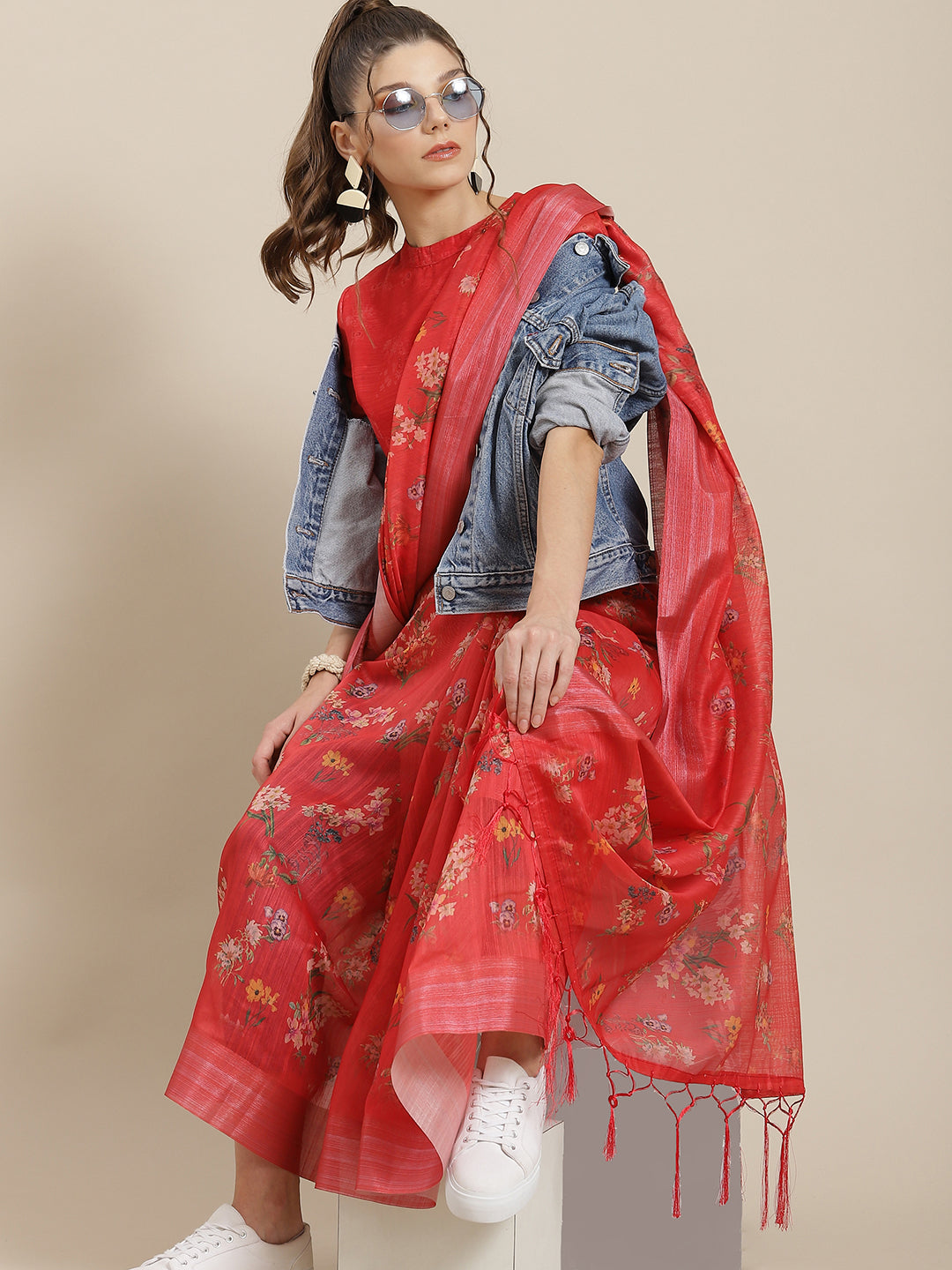 Women's Red Floral Print Saree With Blouse Piece - Aks