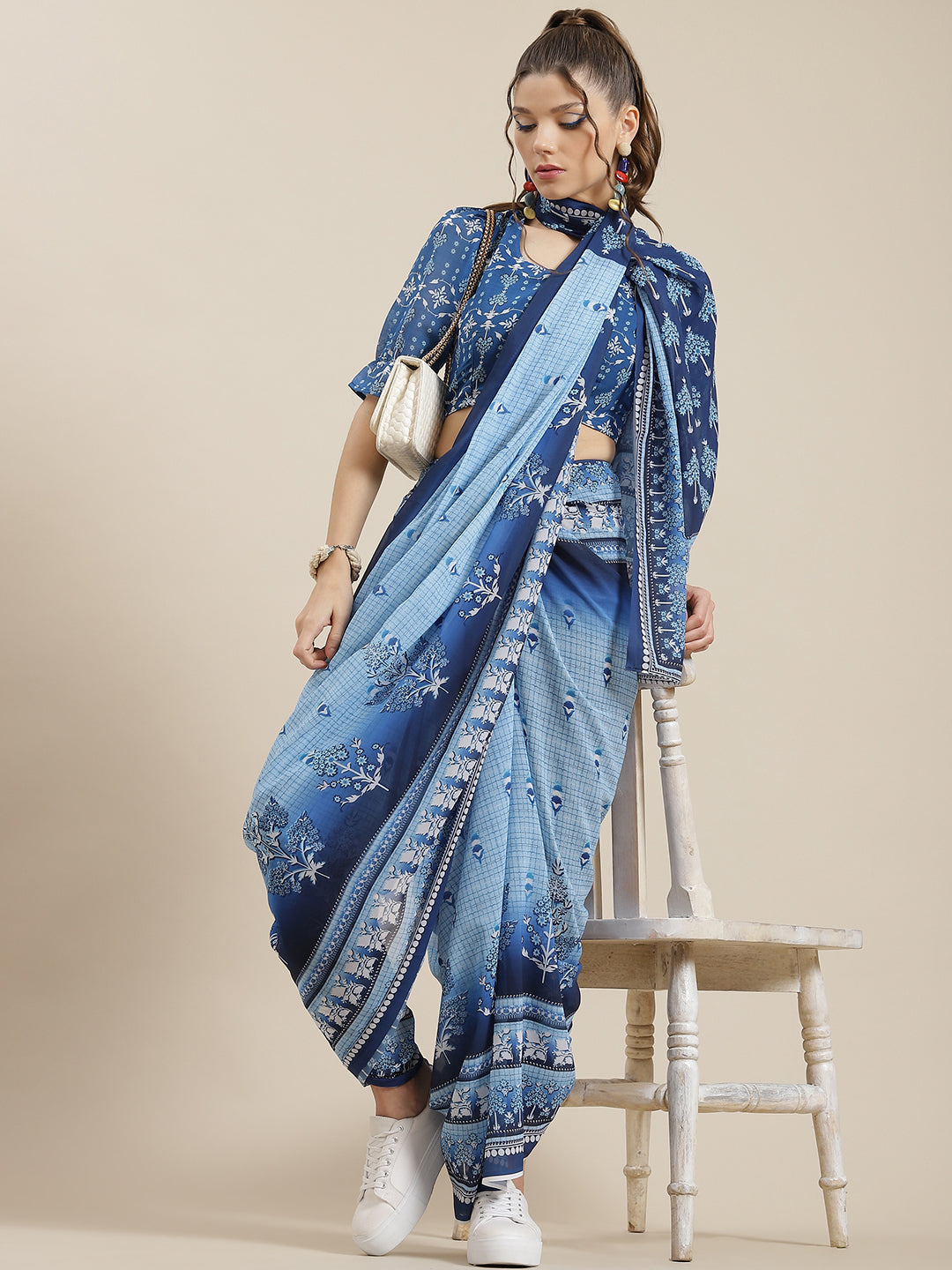 Women's Blue Floral Print Saree With Blouse Piece - Aks