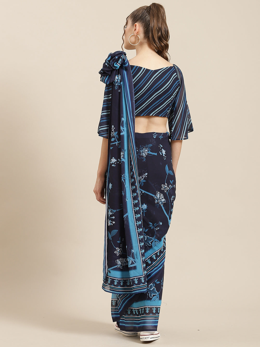 Women's Navy Blue Floral Print Saree With Blouse Piece - Aks