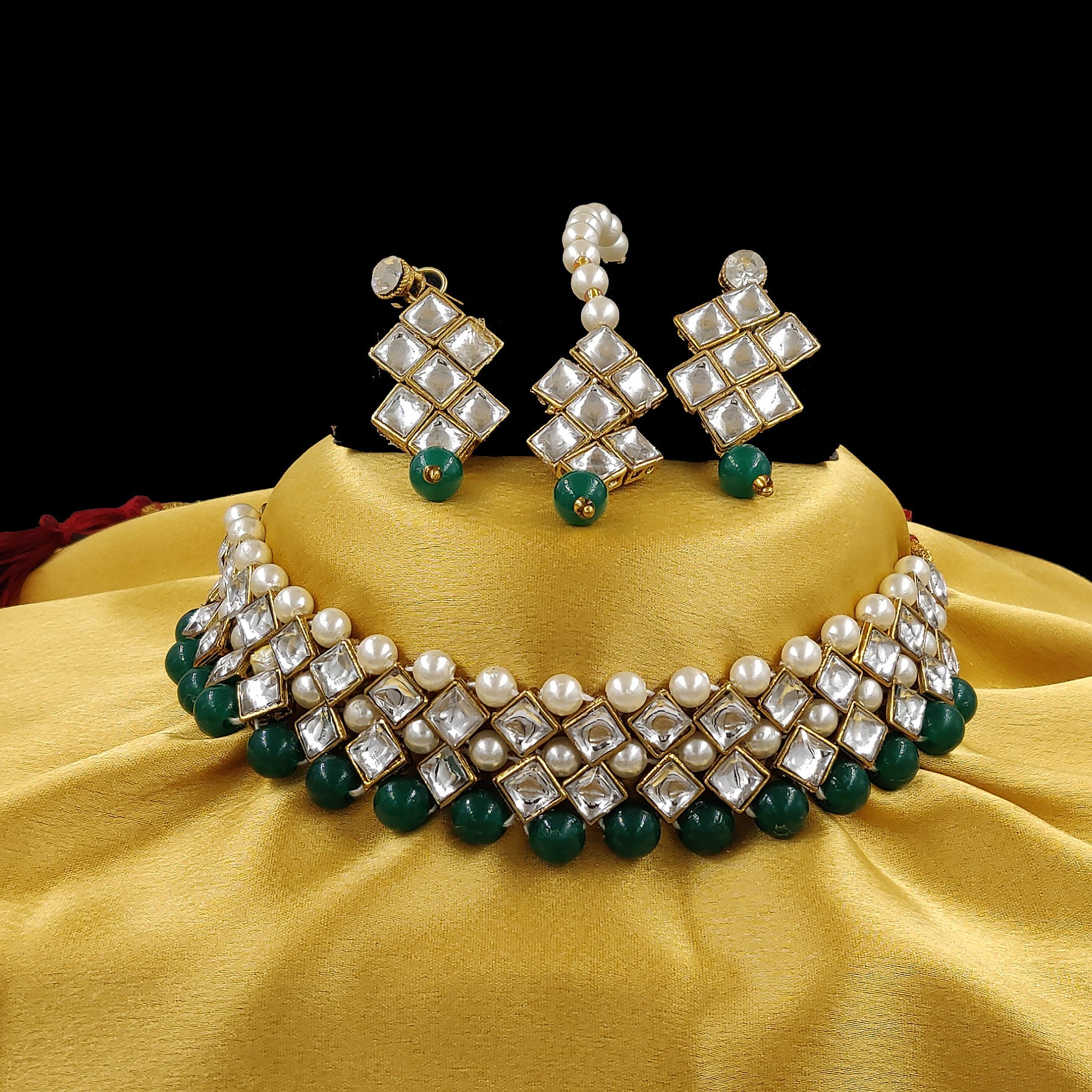 Women's Stylish Kundan And Dark Green Beads Choker Set  - Zaffre Collections