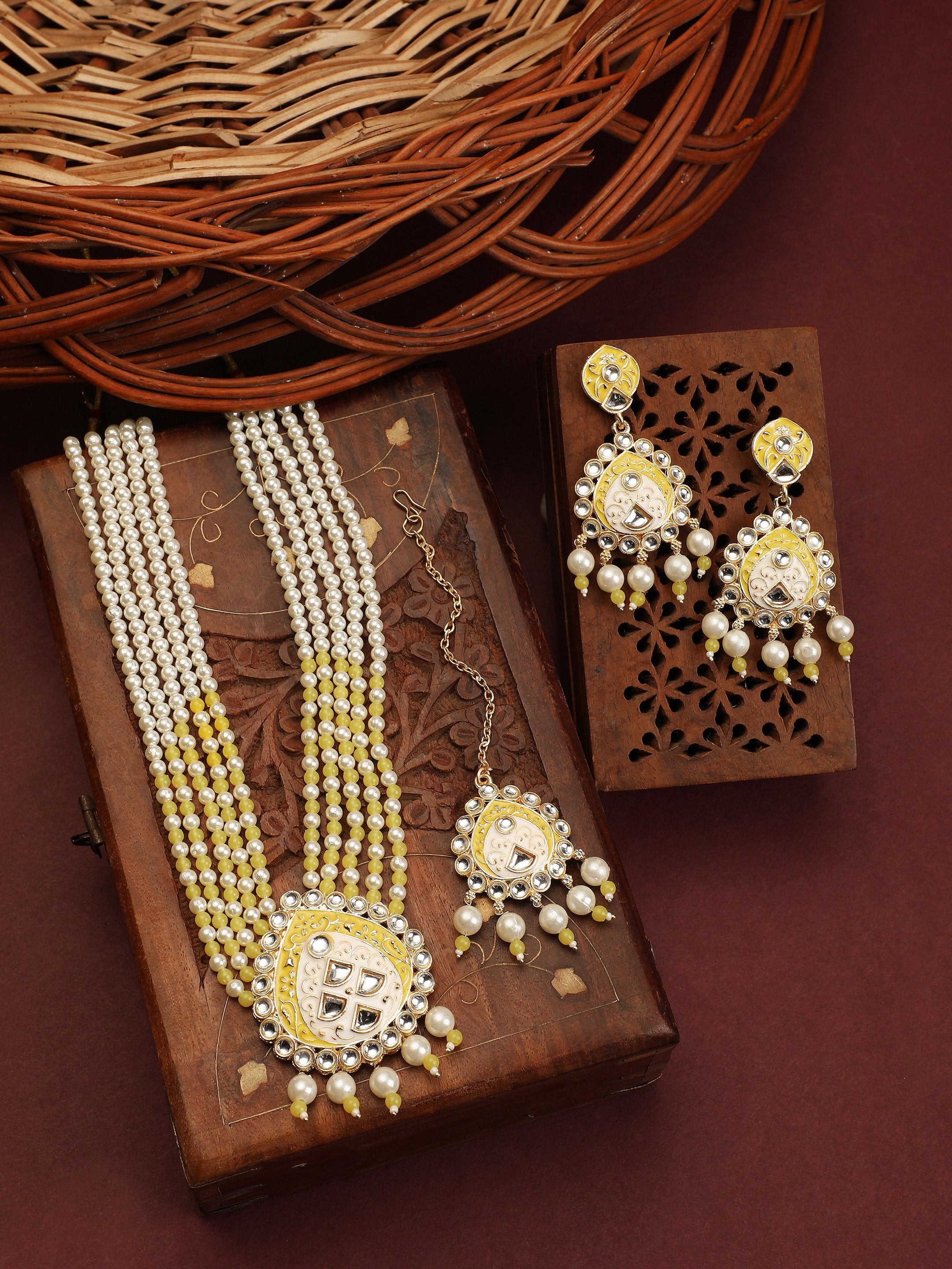 Women's Wedding Wear Yellow Pearl Necklace Set With Maang Tikka - Zaffre Collections
