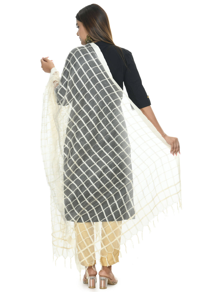 Women's Square Design Off White Dupatta & Chunni Mfd0008