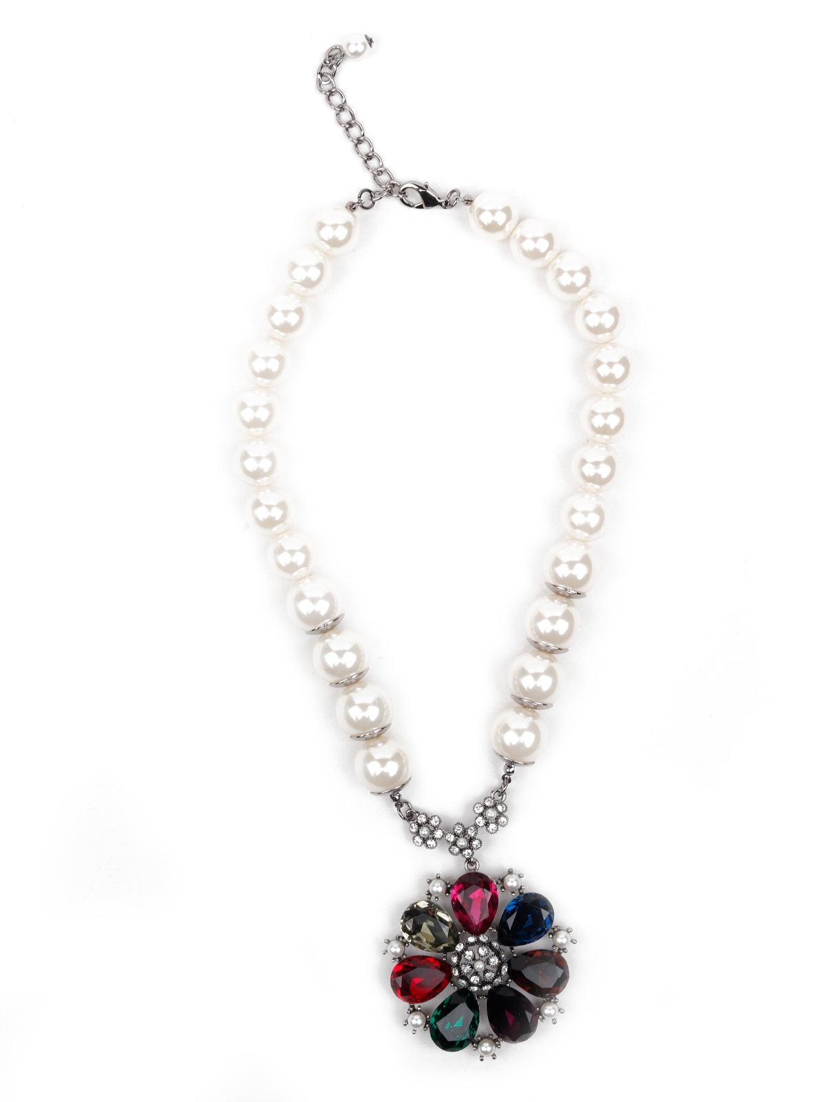 Women's Artificial Pearl Necklace With A Floral Pendant - Odette